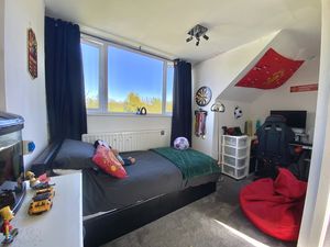 Bed 3 (First Floor)- click for photo gallery